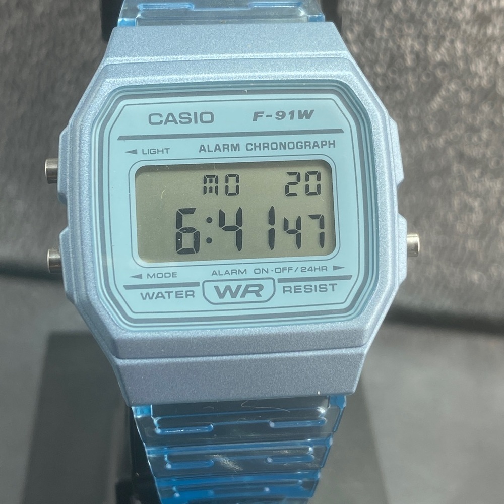 Casio Unisex Size Watch 34mm Diameter Rubber Lightweight in wrist Brand New Item - Picture 8 of 16